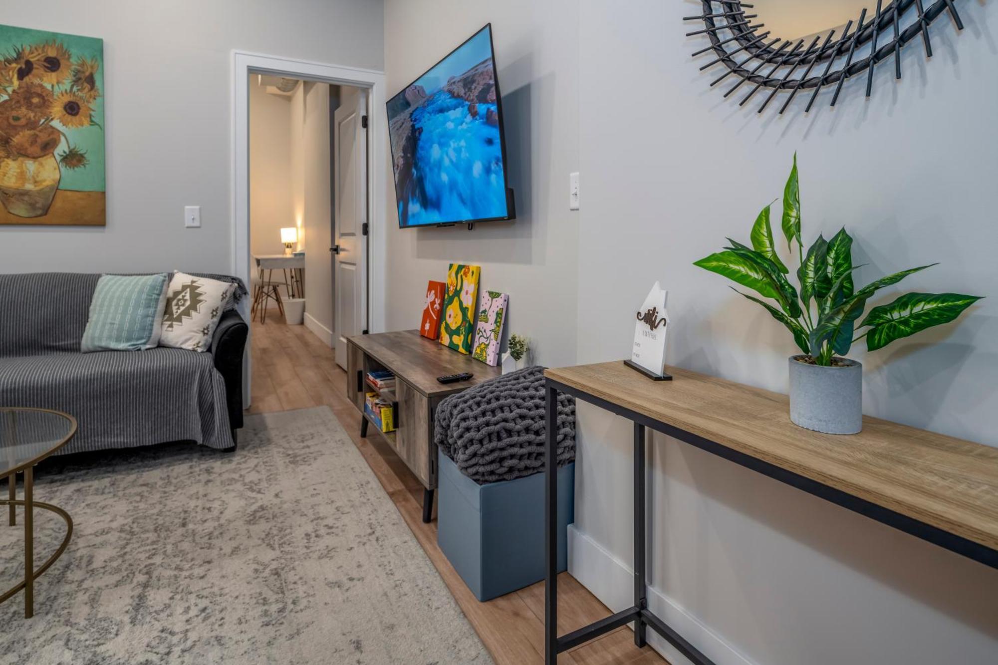 Prime Otr, 3 Lux Queen Beds, Two 55In Tvs, Steps To Tql, Findlay Market, Light Rail, Fast Wifi Cincinnati Extérieur photo