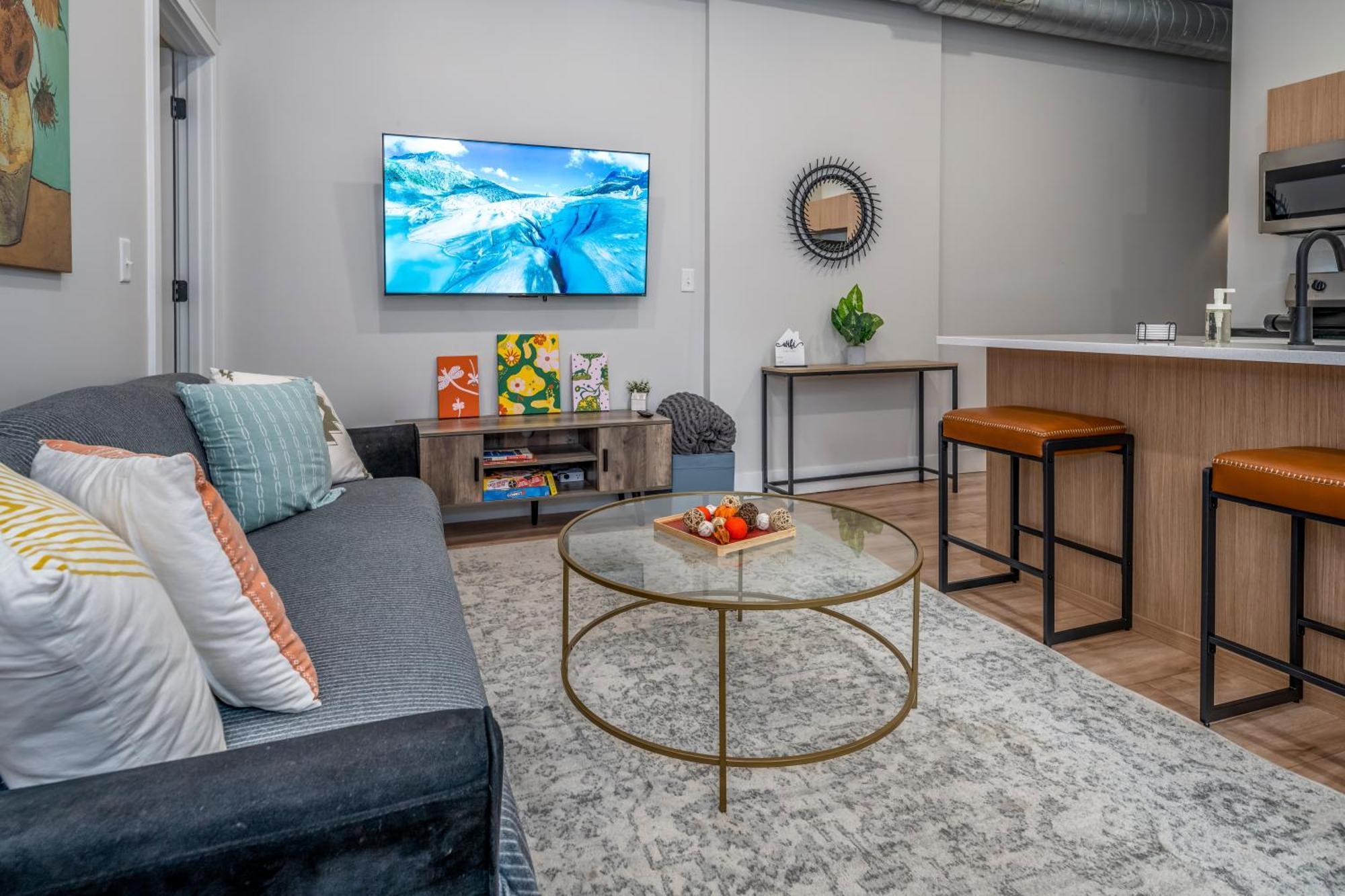 Prime Otr, 3 Lux Queen Beds, Two 55In Tvs, Steps To Tql, Findlay Market, Light Rail, Fast Wifi Cincinnati Extérieur photo