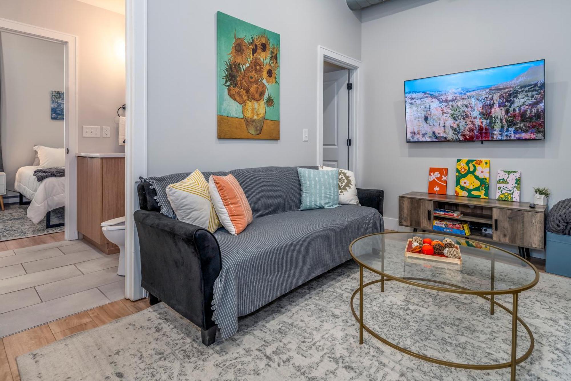 Prime Otr, 3 Lux Queen Beds, Two 55In Tvs, Steps To Tql, Findlay Market, Light Rail, Fast Wifi Cincinnati Extérieur photo