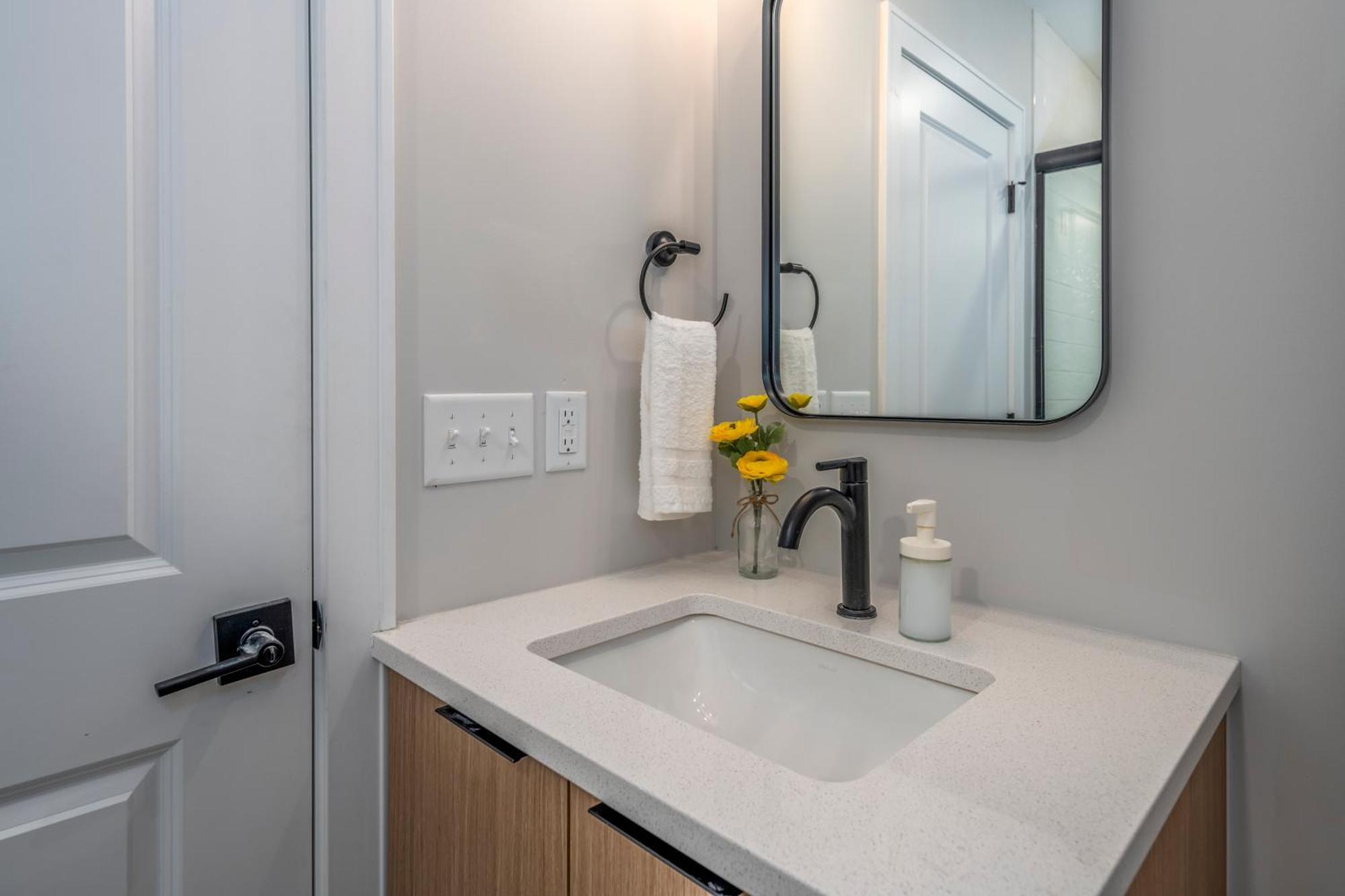 Prime Otr, 3 Lux Queen Beds, Two 55In Tvs, Steps To Tql, Findlay Market, Light Rail, Fast Wifi Cincinnati Extérieur photo