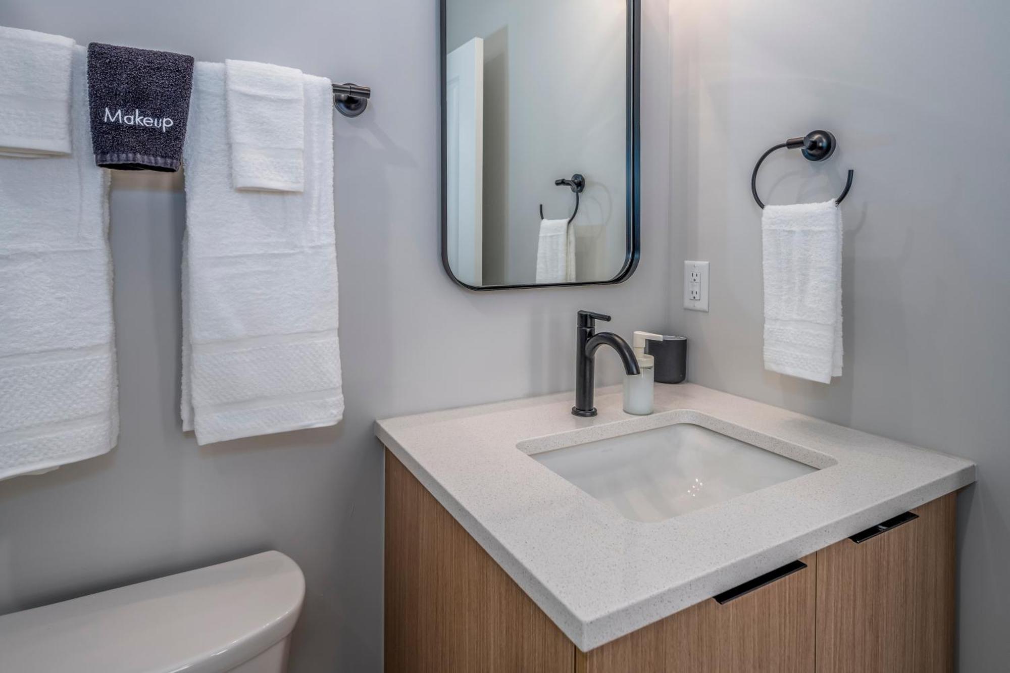 Prime Otr, 3 Lux Queen Beds, Two 55In Tvs, Steps To Tql, Findlay Market, Light Rail, Fast Wifi Cincinnati Extérieur photo